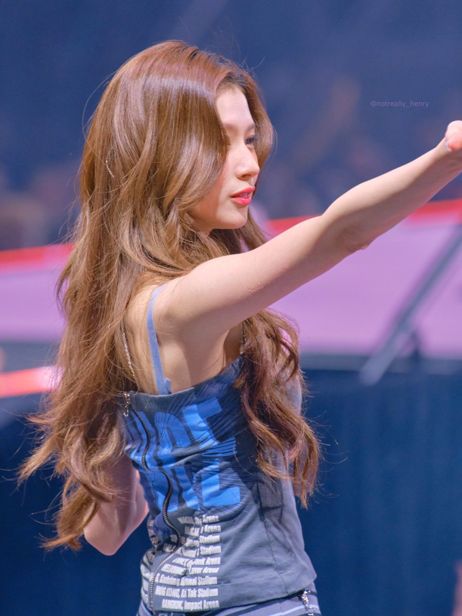 TWICE - Sana
in Melbourne, 20251108  

#SANA #사나 
#THISISFORINMELBOURNE #THISISFOR_MELBOURNED1 #TWICE_THISISFOR_WORLD_TOUR #TWICE #트와이스