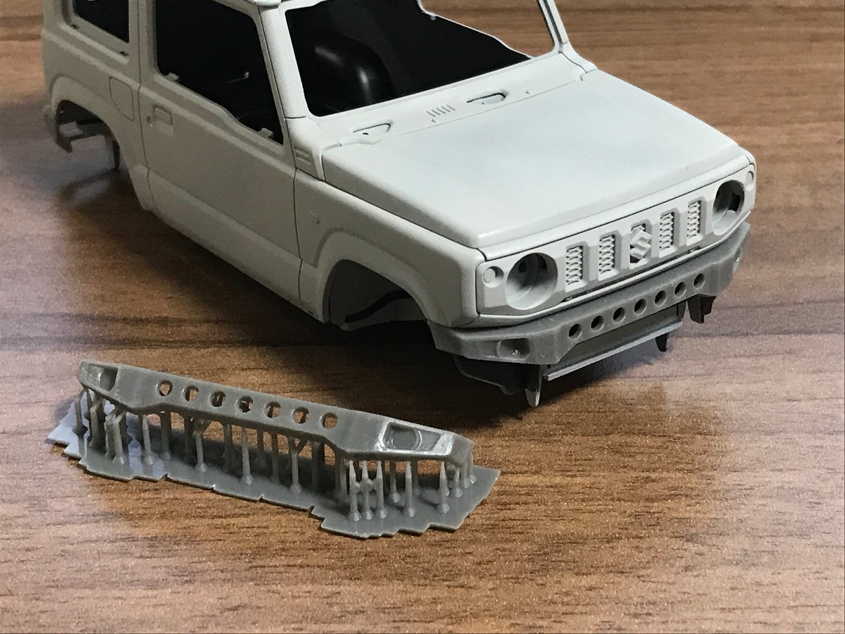 Gaku_Cho's tweet photo. ジムニー用ショートバンパーをテスト印刷
スキッドプレートは薄過ぎて失敗
厚さは1mmあると安心かな https://t.co/ilght6FaUZ