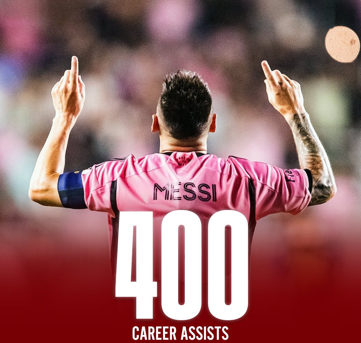 صاحب الـ 400 اسيست هو نفسه صاحب الـ 6 احذية الذهبية الخاصة بالهدافين وهو نفسه هداف الدوريات الكبرى وهو نفسه اللي عنده افضل معدل تهديفي وهو نفسه اللي عنده 1292 مساهمة في المجمل

يخرب بيت العظمة والكمال الكروي اقسم بالله شيء غير منطقي