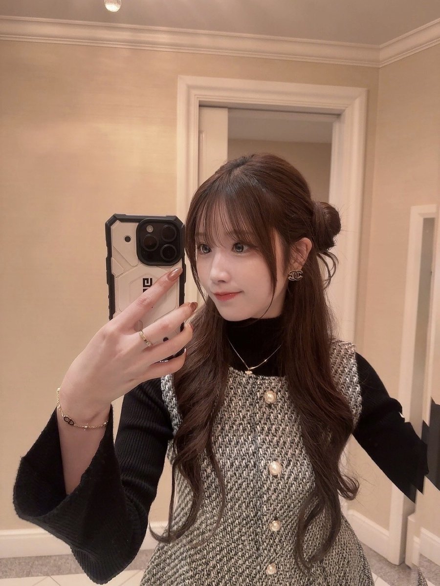 久々に自撮りした！📸
来週また髪の毛暗くしようかしら💭