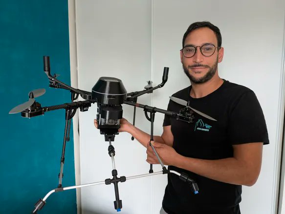 larep_fr's tweet image. Quand un drone nettoie la toiture : un jeune entrepreneur d&apos;Orléans se lance dans ce métier en vogue #Orleans #Loiret
➡️larep.fr/orleans-45000/…