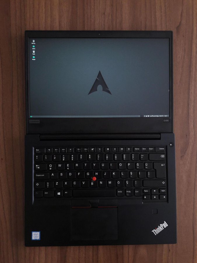 parveen__tyagi's tweet image. Why is everyone in tech using a ThinkPad?