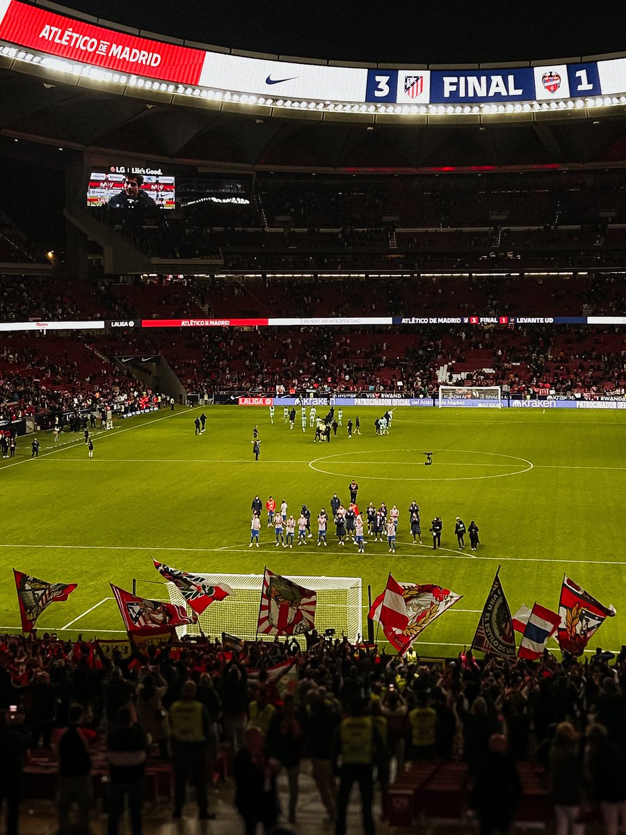 𝑺𝑬𝑳𝑨 tweet media