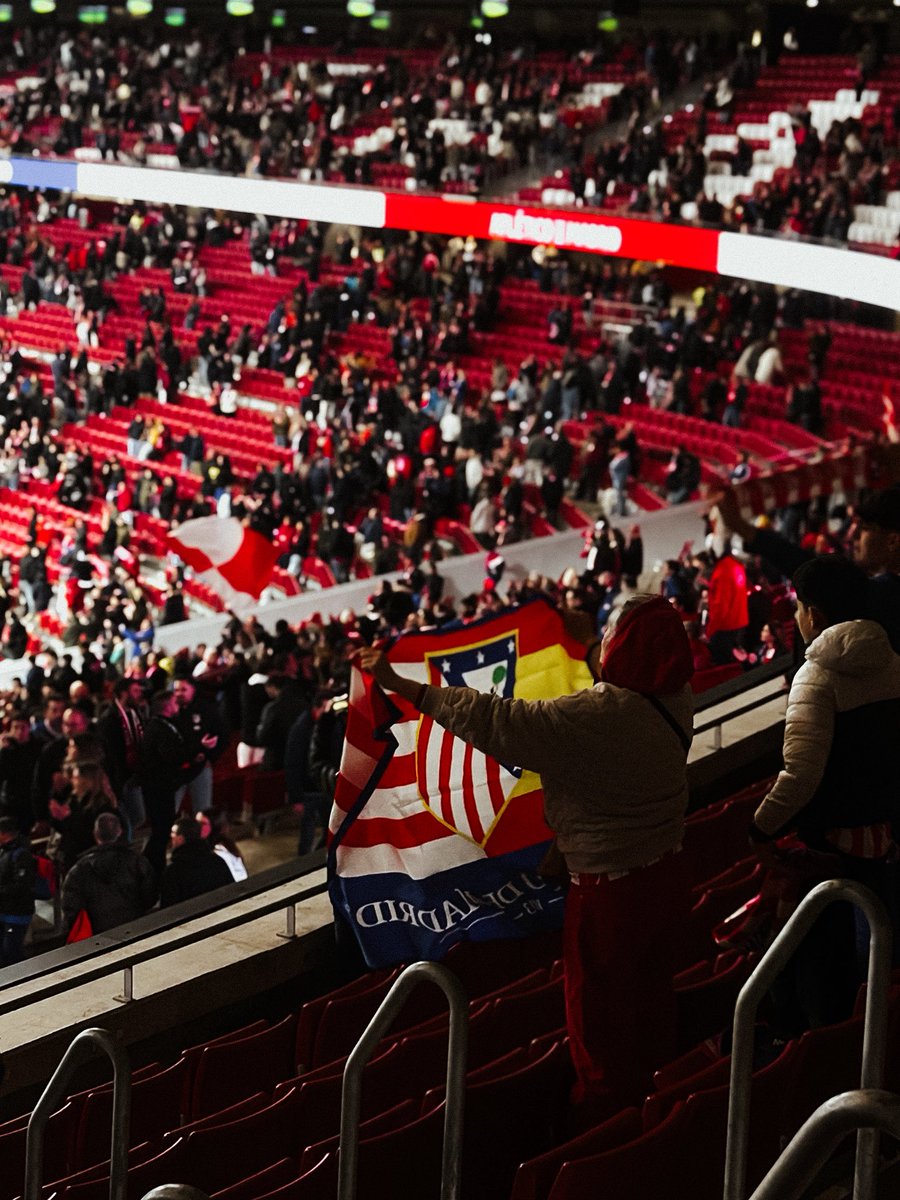 𝑺𝑬𝑳𝑨 tweet media