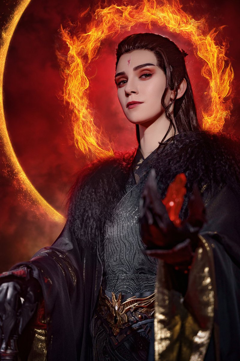 CosForeverYoung's tweet photo. Original Devil God (初魔) 
Coser - Neko_48
Photo - Mio
Help - Yulevan, Helveiga, Iten Fler, Merrill 
Sewing pert made by GEKATA 
Craft made by Helveiga
#TillTheEndofTheMoon #长月烬明 #罗云熙 cos https://t.co/8wpEUrPYda