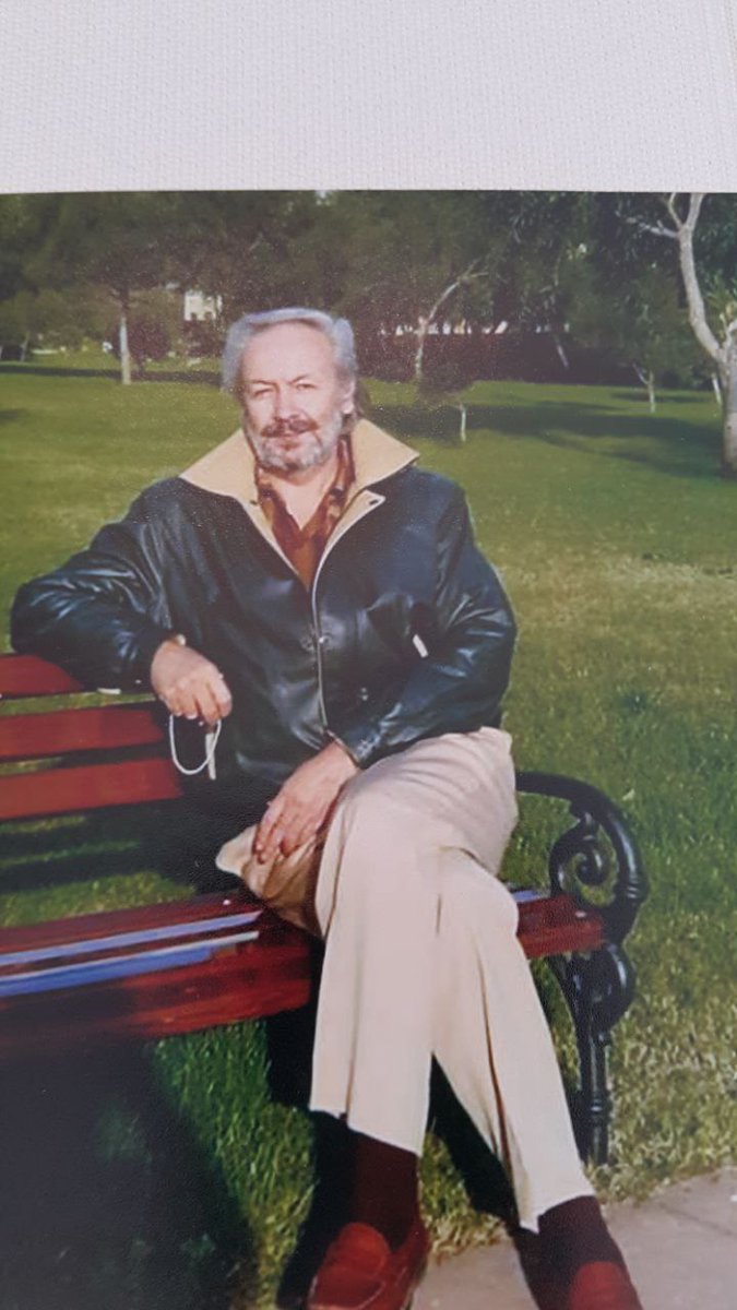 TezerEray's tweet photo. "Az sayıda insan kendini tanımak, ölümsüzlüğe hazırlanmak için bilim ya da din yollu arayıştayken; çoğunluk dünyalıklar yüzünden kavgada!"
@AhmedHulusi ❤️❤️❤️
@CPasaHasan ❤️❤️❤️ https://t.co/IsJlvytK5d