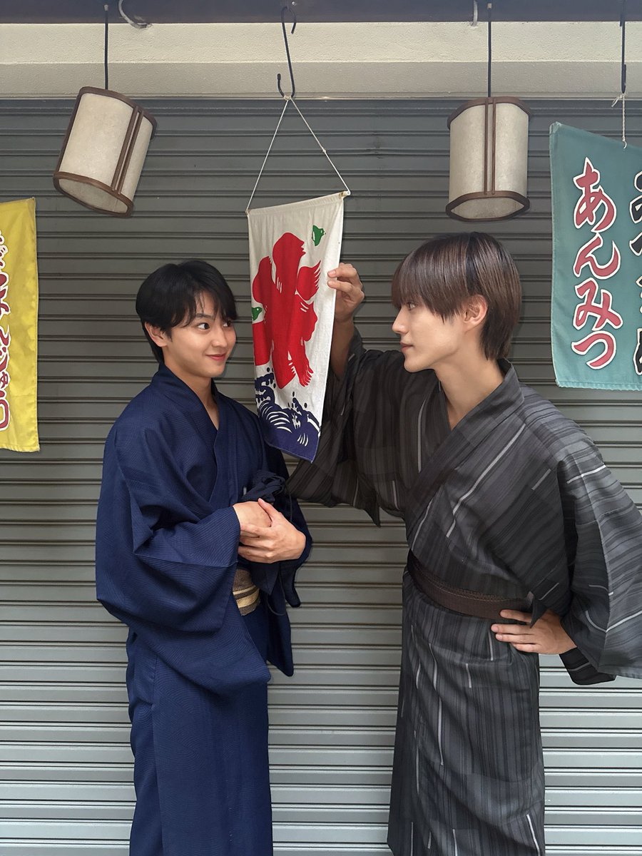 kan_hideyoshi's tweet photo. 『修学旅行で仲良くないグループに入りました』
第4話
ありがとうございました👘

修学旅行最終日、皆さんどうでしたか？

来週の5話は、渡会と日置の関係性はどうなっているんだろう。

お楽しみに🏫💌

#修学旅行で仲良くないグループに入りました 
#ドラマ修学旅行 
#簡秀吉 https://t.co/FRBMlBkLni