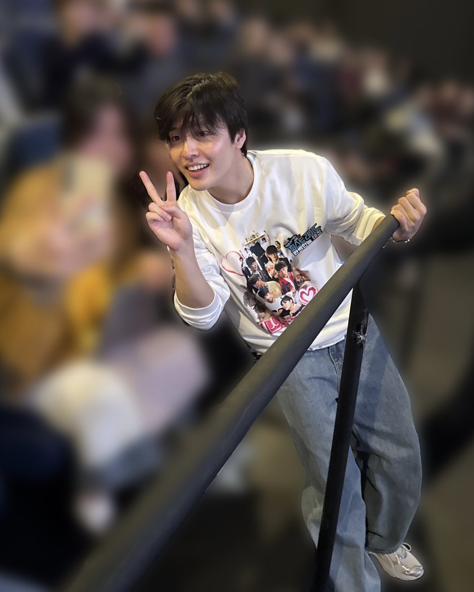 저희 #퍼스트라이드 를 아껴 주시고, 성원해 주시고, 격려해 주시는
#대구 관객 여러분…. 진심으로 사랑합니다🫶❤️‍🔥

"죽자고 웃기려 드는 이 영화가 남기는 가장 뜻밖의 것은
작고 소중한 추억들로부터 받는 위로"
✈️ <퍼스트 라이드> 극장에서 #절찬상영중 ➰🩵

#퍼스트라이드 #남대중감독
#강하늘