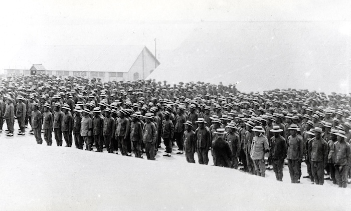I'd never heard of the "forgotten army" of 150,000 Chinese workers who fought alongside the British in World War 1 so really interesting stuff from Rev Mark Nam who is working to create a memorial to them at Westminster Abbey:  bbc.co.uk/programmes/m00…