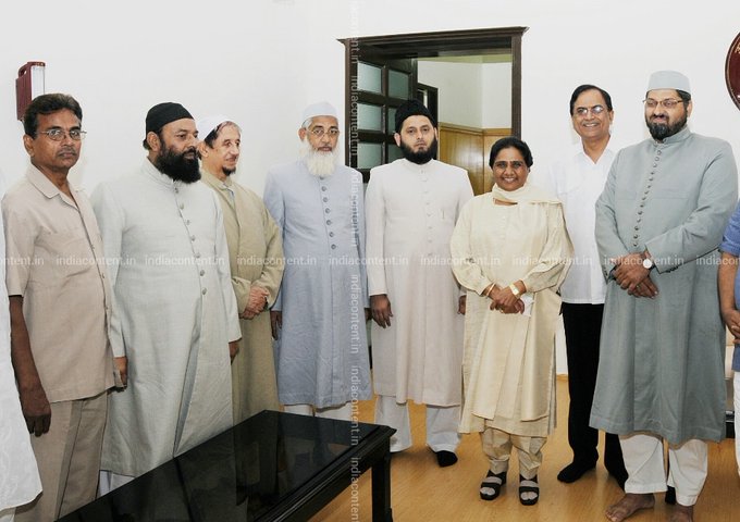 bspnews_'s tweet photo. 🌙 BSP मिशन 2027: मुस्लिम समाज के लिए 10 वादे और योजनाएँ
🕌 (1)=मुस्लिम आरक्षण की गारंटी
बहुजन समाज पार्टी 2027 में सत्ता में आने पर सामाजिक और आर्थिक आधार पर मुस्लिम आरक्षण लागू करेगी, ताकि पिछड़े मुस्लिम वर्गों को नौकरियों और शिक्षा में हक़ मिले।
#BSP_With_Muslims https://t.co/5scOeJJ2ql