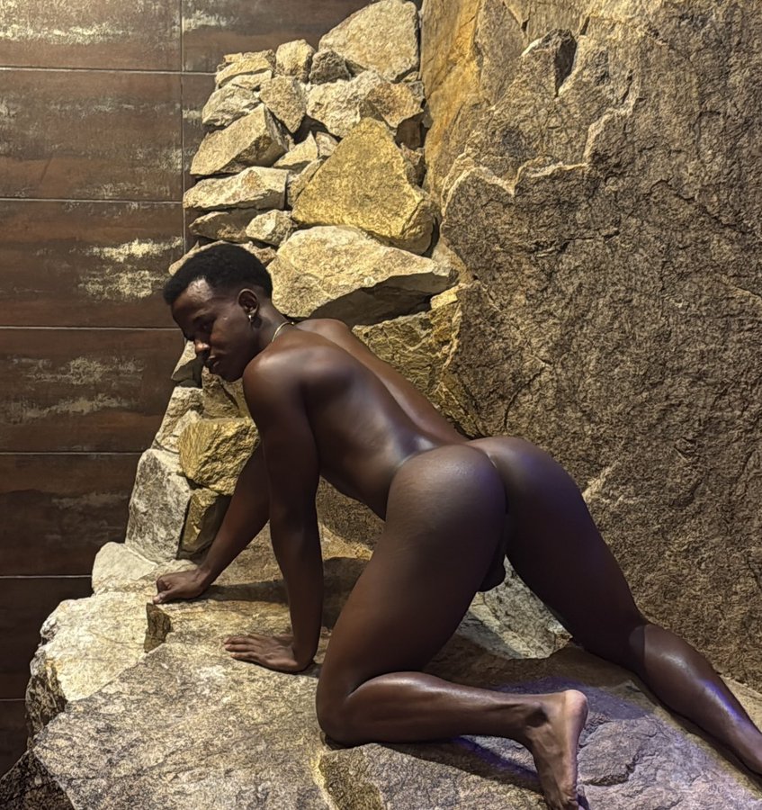 G5TTO5zWQAAyY8M?format=jpg&name=900x900