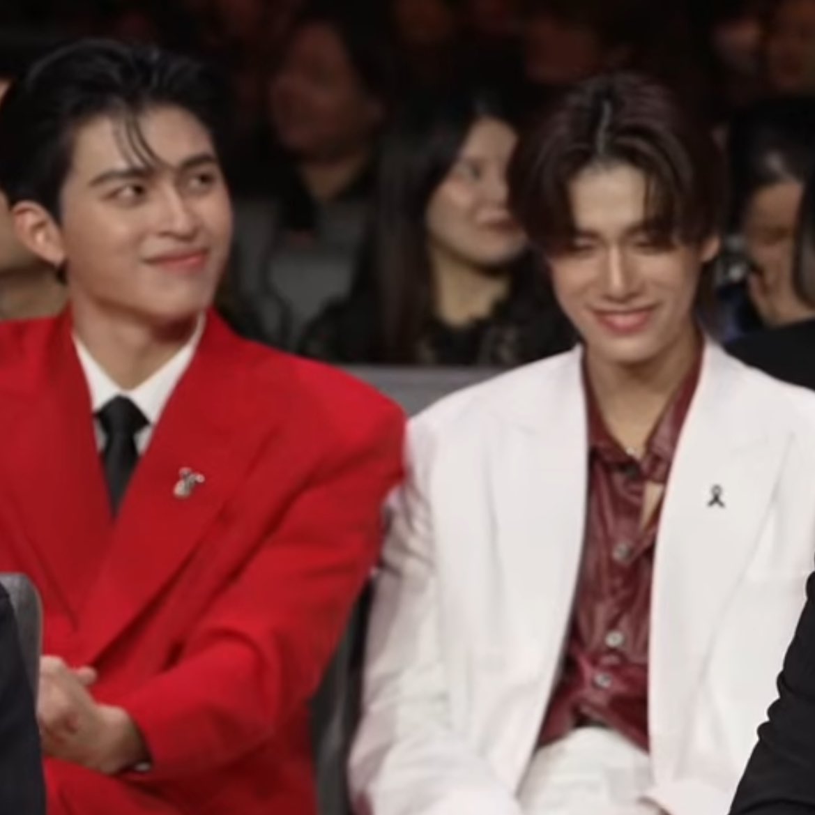 SPlDEYJKOO's tweet image. they for sure looked sto eo on the screen and can’t hold their laugh pondphuwin please 

PHUWIN POCKYIDOL STAGE
JASPER POCKYIDOL FINAL
#GMMTVPOCKYIDOL_FINALSTAGE