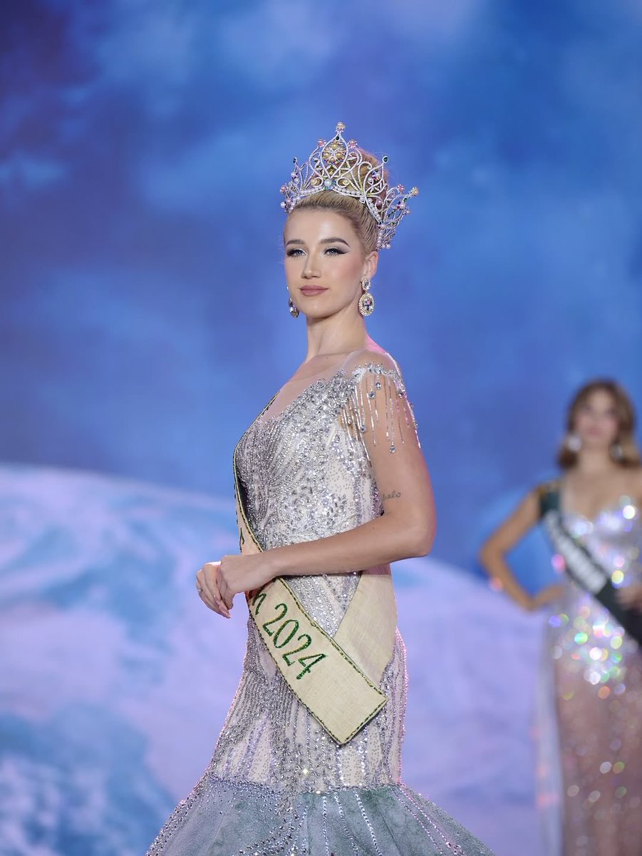misstierra_fp's tweet photo. Miss Earth 2024 @jessica_m__lane gracing her final walk in this beautiful gown by @cegne_designs https://t.co/0LRXrPmaFG