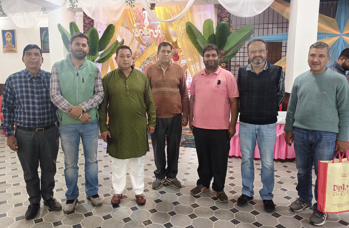 rishav_pandav's tweet image. आज #बैजनाथ में आदरणीय श्री विश्वनाथ जी के सुपुत्र बड़े भाई #Ajay_Naryal जी के विवाह समारोह में उपस्थित होकर समस्त परिवारजनों को शुभकामनाएं प्रेषित की...🙏🙏🙏
#Heartiest_Congratulations

रिशव पांडव