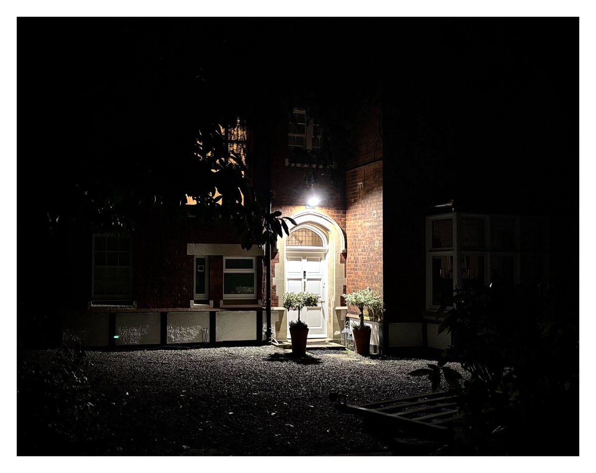 RonnieFletcher7's tweet image. Last nights stroll home autumn 🍂 

@Gallery365photo