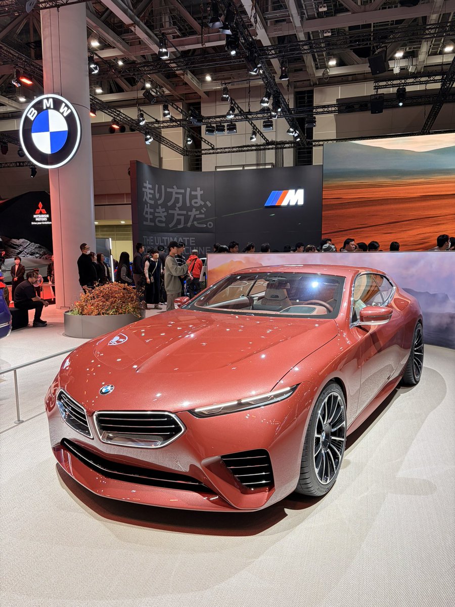 nasyoR's tweet photo. BMWのスピードトップに大きな期待を持っていたのに、実車見たらイマイチだった。何故だろう https://t.co/qRzMynlvK2