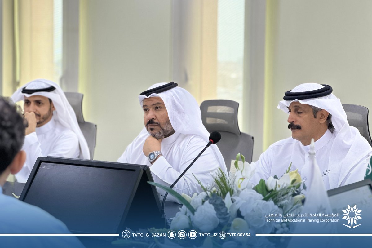 📸| تغطية 

جانب من زيارة ممثلي شركة "صلب ستيل" وشركة "ستفكو" للكلية لبحث سبل التعاون. 

#التدريب_التقني_بجازان 
#التدريب_التقني