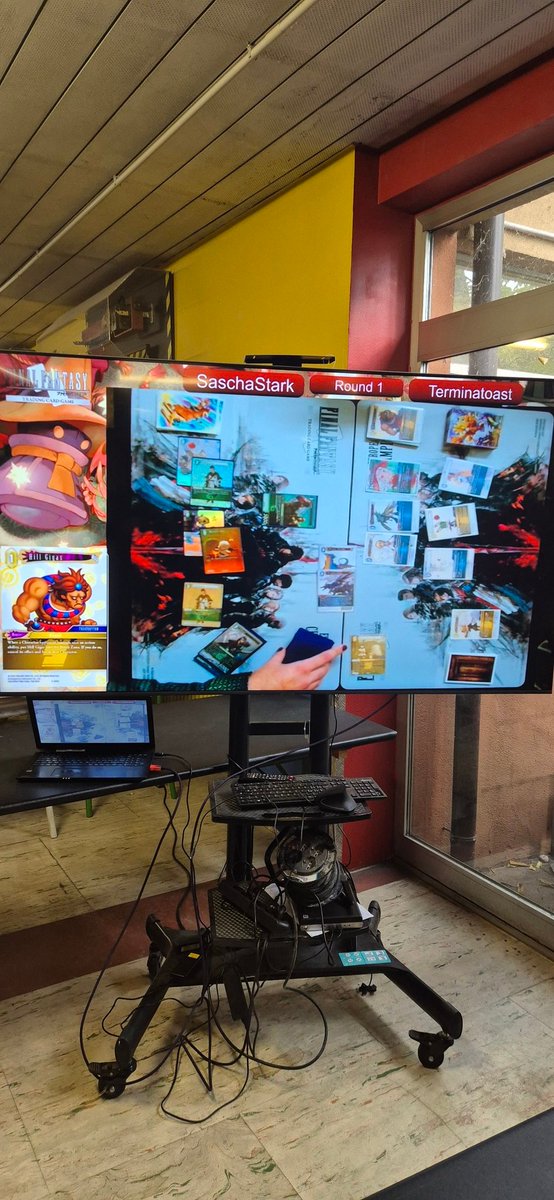 Championnat d'Europe de Final Fantasy TCG Jour 2.
Top 16 en cours.

A suivre en direct sur twitch.tv/magitek_knights

#FFTCG