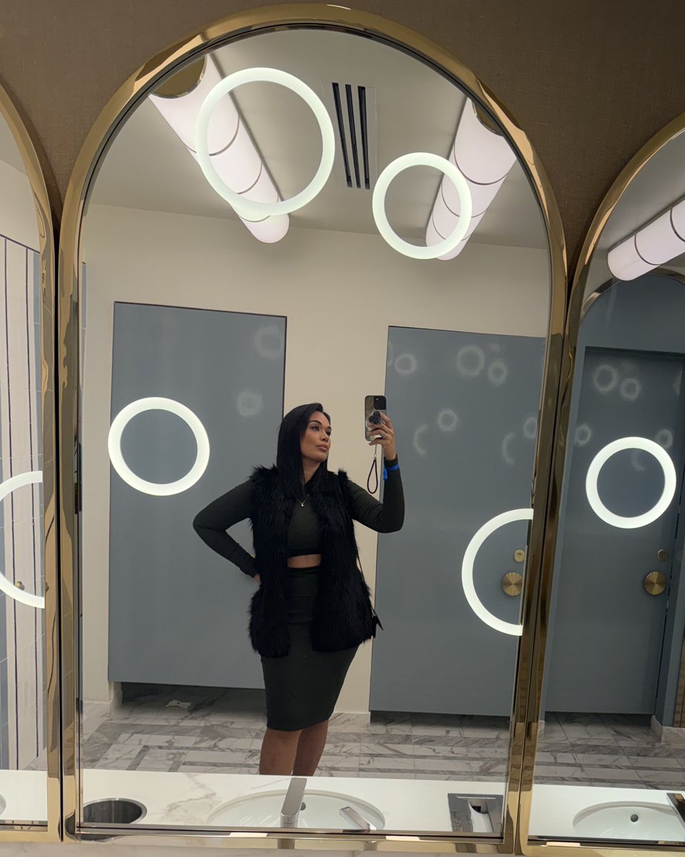 foxyfeline99's tweet image. Restroom Selfies #Classic #Vegas #locals