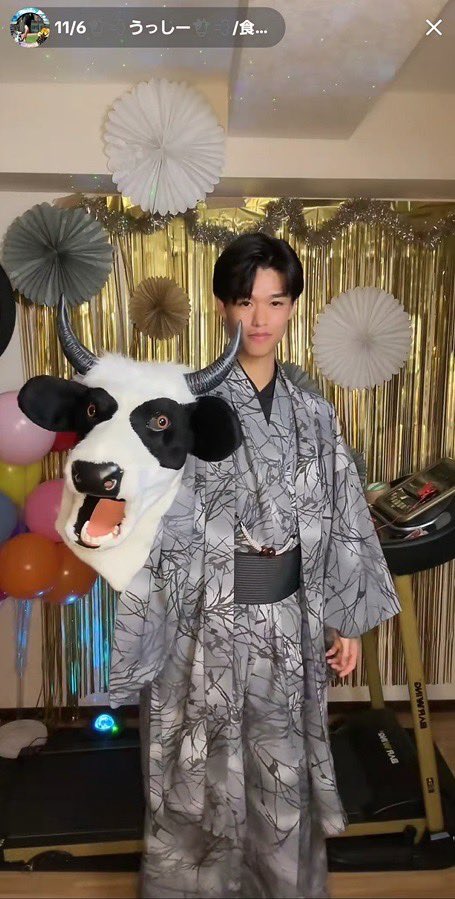 Run_u_R's tweet image. TikTok LIVE 日間1位獲得🐮💨🔥
11月6日。
僕にとって特別なこの日は、TikTokを始めてちょうど1周年の“周年祭”でもありました。
配信では、走る姿を通して「誰かの元気や勇気につながれば」と思いながら、1年間走り続けてきました。
その積み重ねが、みんなの応援とひとつになって “日間1位” と