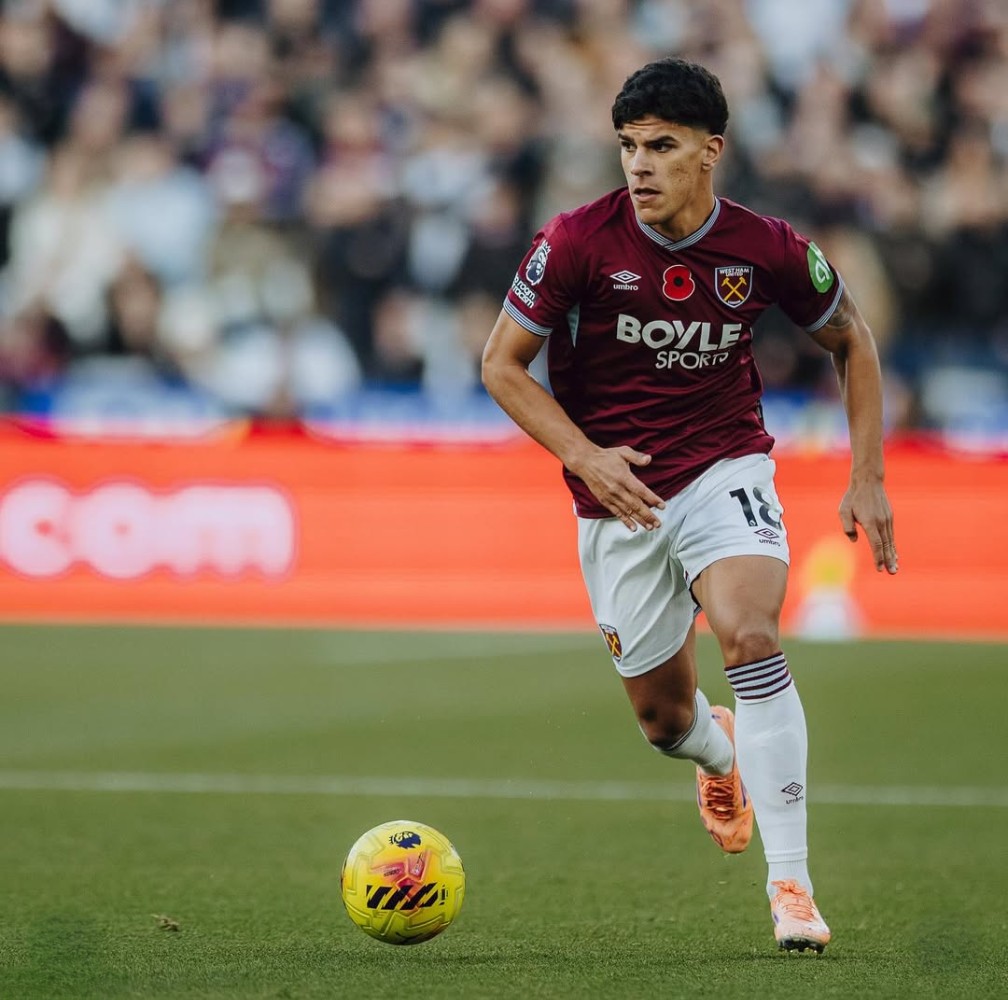 WestHamViews_'s tweet image. Best midfield signing West Ham have made since Tomas Soucek.

Mateus Fernandes has really stepped up and given us the energy in midfield we&apos;ve been craving for years!

⭐⚒️ #WHUFC #COYI