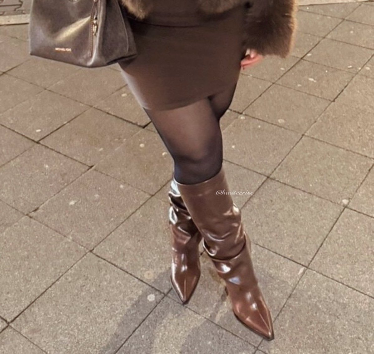 hautecrise's tweet photo. da oggi c’è una nuova miss in città, inginocchiatevi e omaggiate.

pronta a calpestare chiunque si metta sulla mia strada.

disclaimer: creo dipendenza
#findom #moneyslave #powergames #moneymiss #paypal #domme #throne #queen #goddess 🏧👠 https://t.co/2E21A9ZC0V