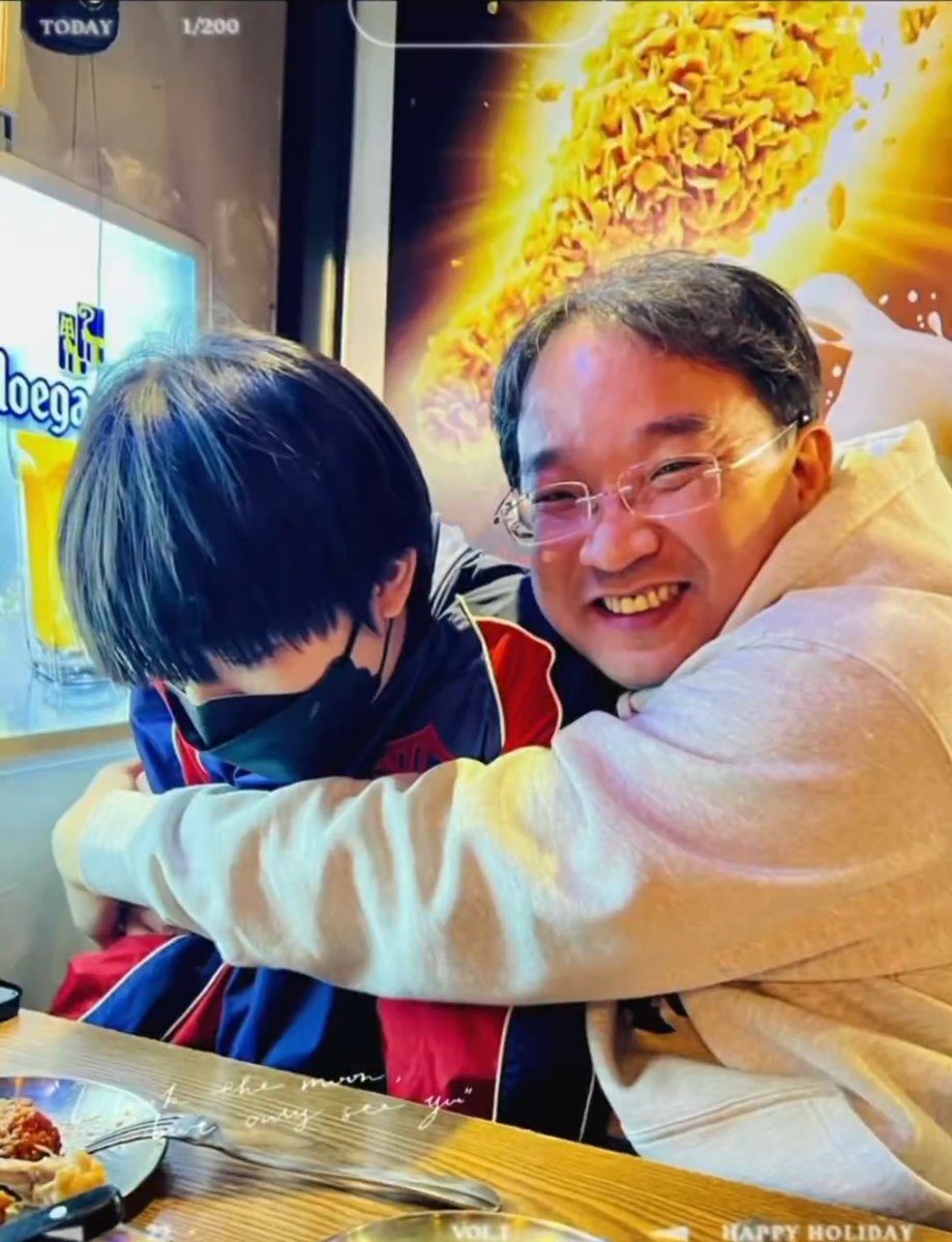 Love_o73's tweet photo. もう昔から本当に本当にたくさん愛されて大事に育たれてきたのが伝わる🥲🥲これからもチンウィにたくさんの愛が降り注ぎますように。🪄︎︎
#chingyu #许謦宇 #쉬칭위 https://t.co/e7OkXSRLct