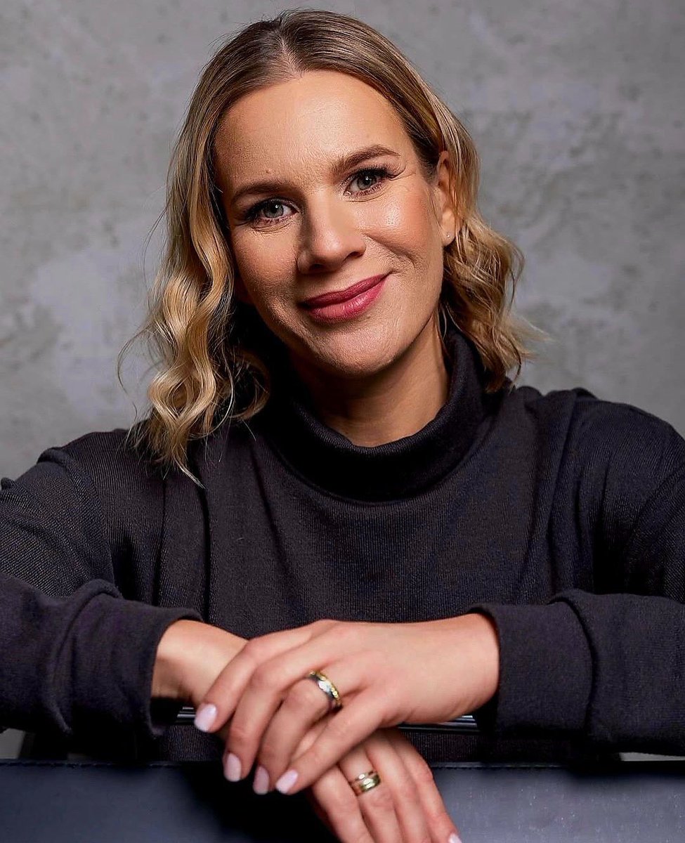 Jeśli oceniasz na 6 Panią Prezydentową Nawrocką, zostaw serduszko i podaj dalej wpis ✌️🇵🇱