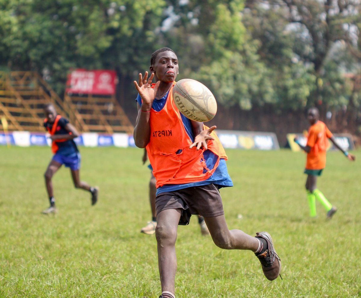 Learning the simple basics that build rugby champions - passing and ball handling skills.

#KyadondoRugbyAcademy #KyadondoAt25 #ForRugbySince1999