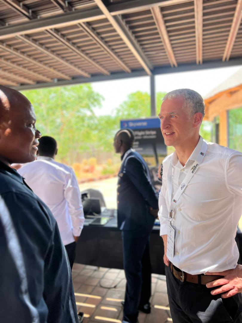 ATCAZW's tweet image. 😂😂😂 Just had the craziest chat  with Skyverse COO Hal Newberry! ATC is getting a tech makeover! Paperless strips systems are IN! $150 hardware + $4000/controller annually = GAMECHANGER! Got my Director&apos;s number on speed-dial 🤣 #ATC #Skyverse #AviationTech #Efficiency