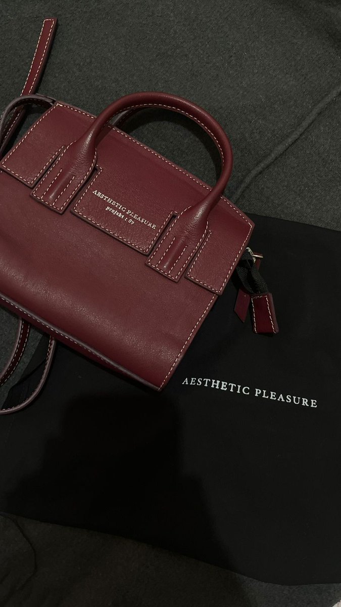 cloudeyss's tweet image. preloved aesthetic pleasure micro isolation maroon.
harga 985K - dm for more details!
#wts #wtb #zonauang
