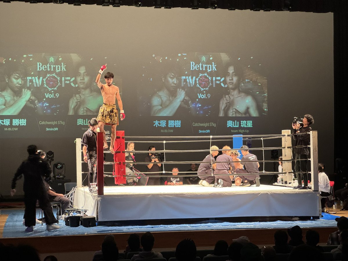 ムエタイ戦士  銅像 福田純也 on X