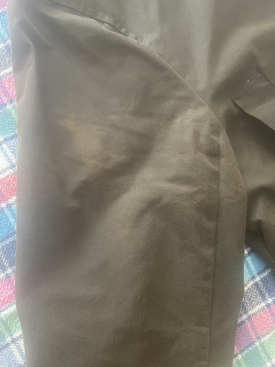 KocerOnder's tweet photo. @boyneronline geçen yıl aldığım Jeep marka ceketi bu yıl giymek için dolaptan çıkardığımda bu durumdaydı. Size yolladığımda cevap red geldi. Kabul edilmesi için daha ne olmalıydı. https://t.co/7V2Ck6vMzs