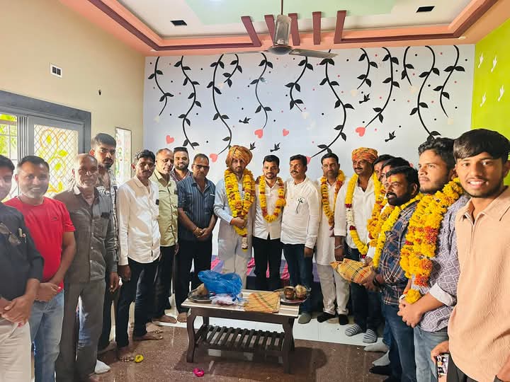 IycMandsaur's tweet photo. नवनिर्वाचित युवा कांग्रेस जिला अध्यक्ष दुर्गेश जी पटेल सहित युवा कांग्रेस के सभी पदाधिकारियों का मल्हारगढ़ विधानसभा में भव्य स्वागत किया गया 
@IYCMadhya https://t.co/F5ElrGxF5C
