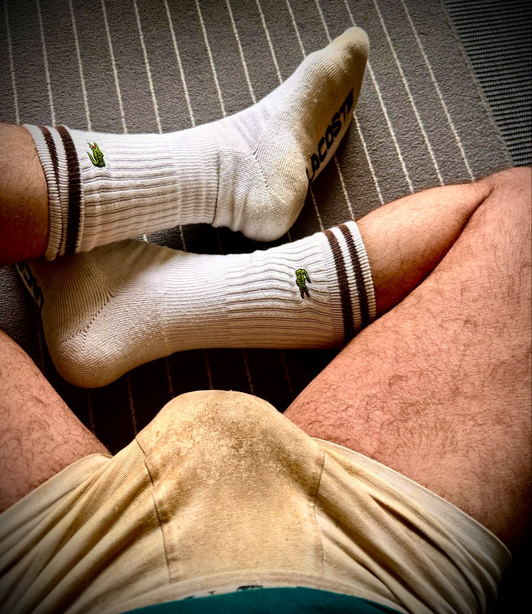 Bigbulgelover66's tweet photo. Happy Sunday Jungs 🔥🐷 #smellybulge #smellysocks #smelly #smell #manstink #cumrag #cumstained #cum #smelly #manscent #stinky https://t.co/7g2XaY0HUn