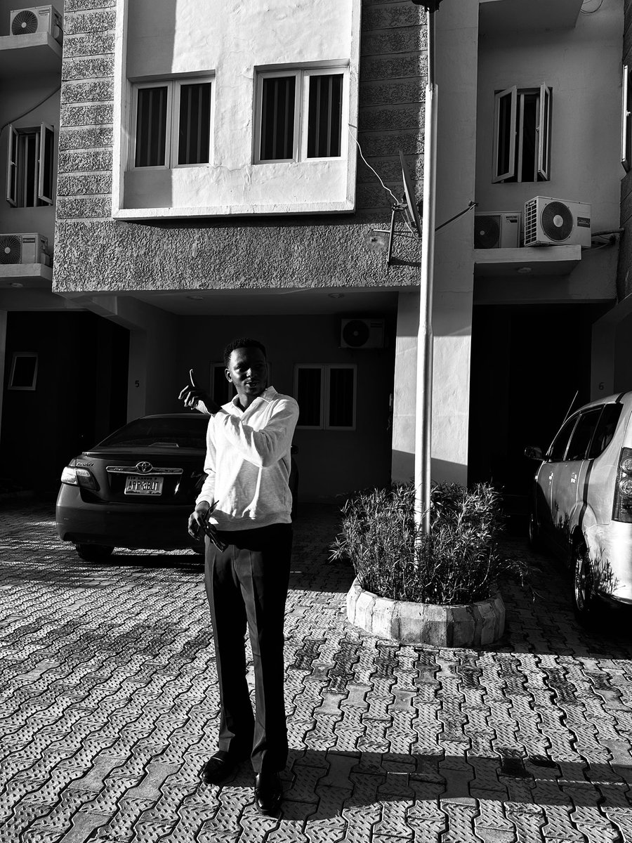 Challenges may come but they’re shaping you.
Setbacks may rise but they’re molding you.
Child of God, brace up.
Cling to God.
Cling to good.
Let God find expression in you and your career…
and watch His blessings overflow endlessly.

Happy Sunday 🌿✨