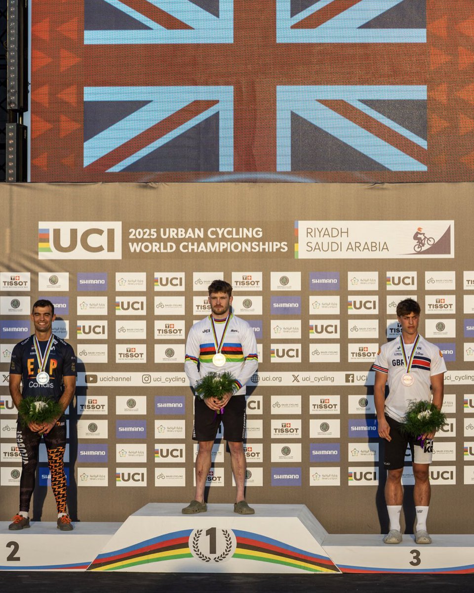 UCI_Trials's tweet photo. #Riyadh2025 Elite podiums to remember 🌈

Women Elite

🥇 Alba Riera 
🥈 Vera Baron 
🥉 Nina Vabre 

Men Elite 26”

🥇 Charlie Rolls 
🥈 Julen Saenz 
🥉 Oliver Weightman 

Men Elite 20”

🥇 Alejandro Montalvo
🥈 Eloi Palau 
🥉 Niilo Stenvall

📸 @ZubikoPhoto https://t.co/9BuaUhg2E6