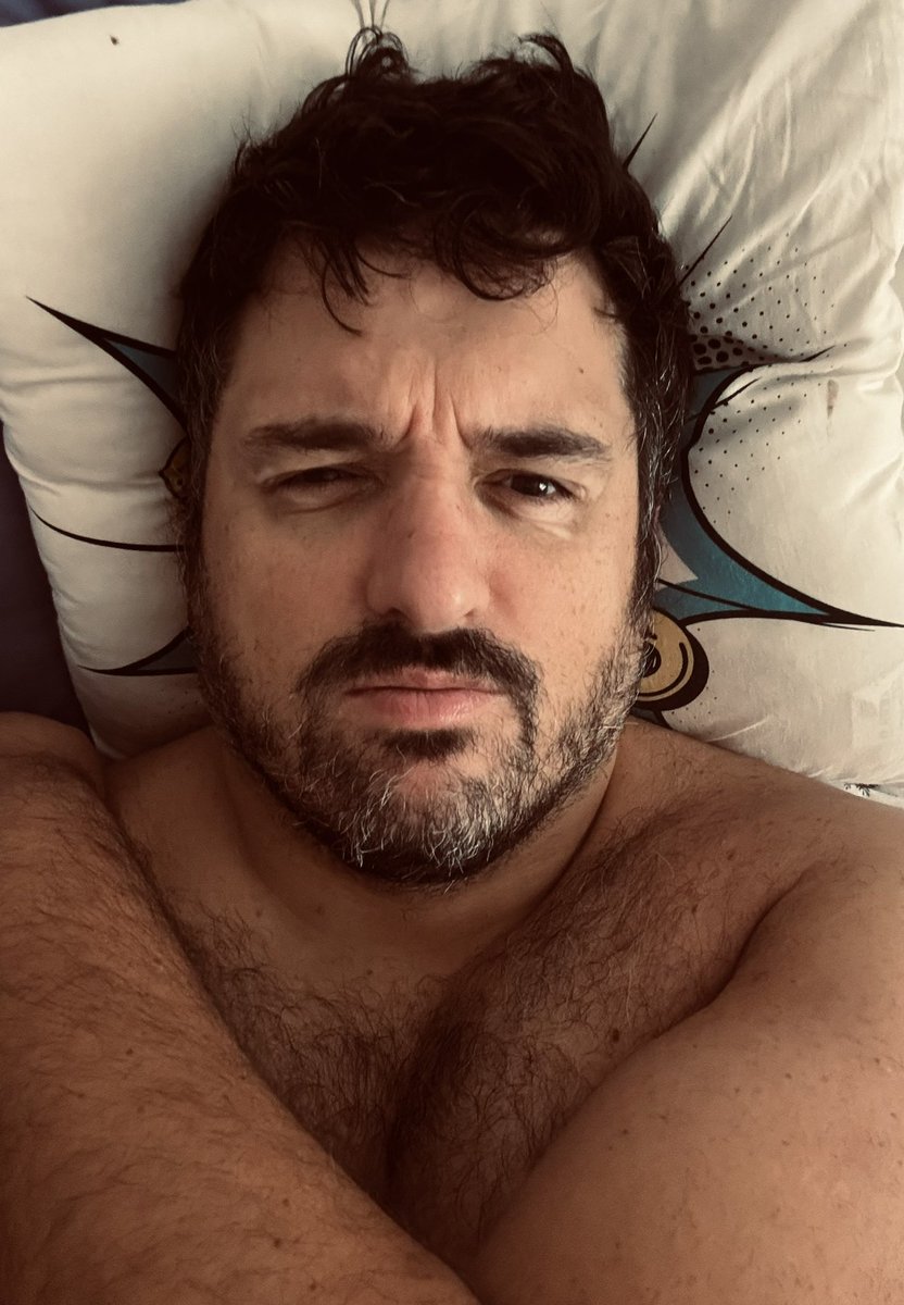 Dimanche nu au lit. Ça ou rien.