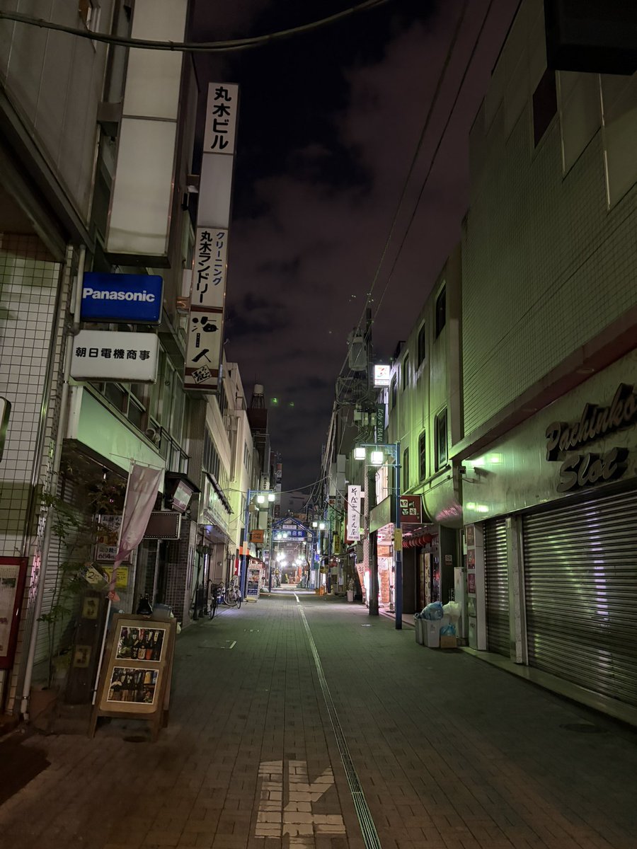 誰もいない神田周辺も良いね〜。