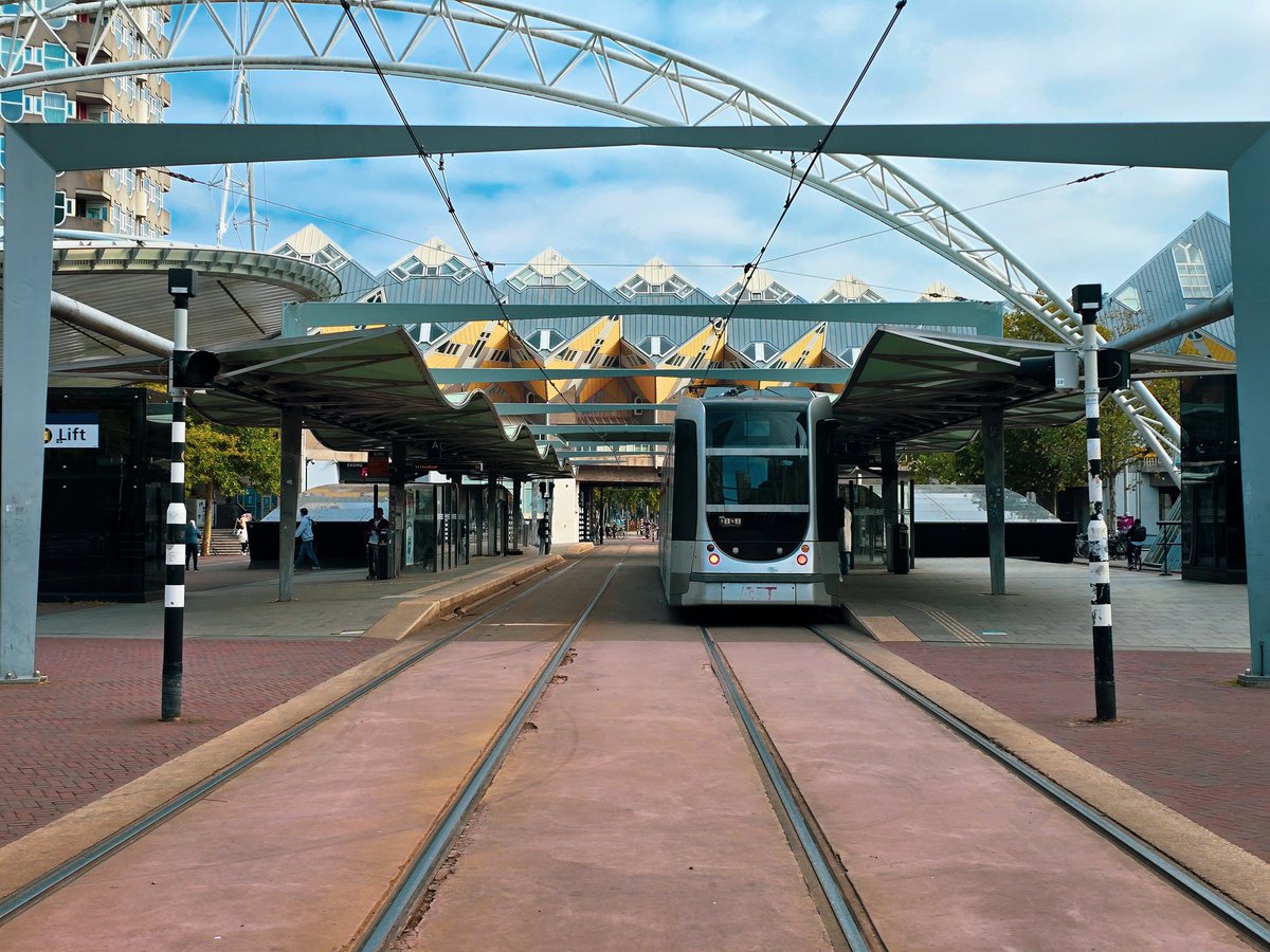 moi_adam's tweet photo. Blaak Station Tram Stop
#blaak #rotterdamblaak #rotterdam #station #tramstop #tramhalte #architecture #urbanism #urbanjungle #holland #nl https://t.co/OPglVYt9cV