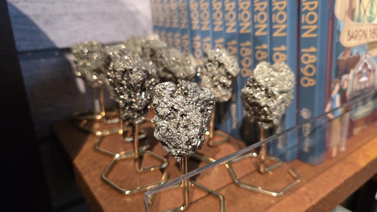 84eric's tweet image. Goudklompjes te koop voor 12.50 p.s bij de gevoelighe plaet van #baron1898 #Efteling