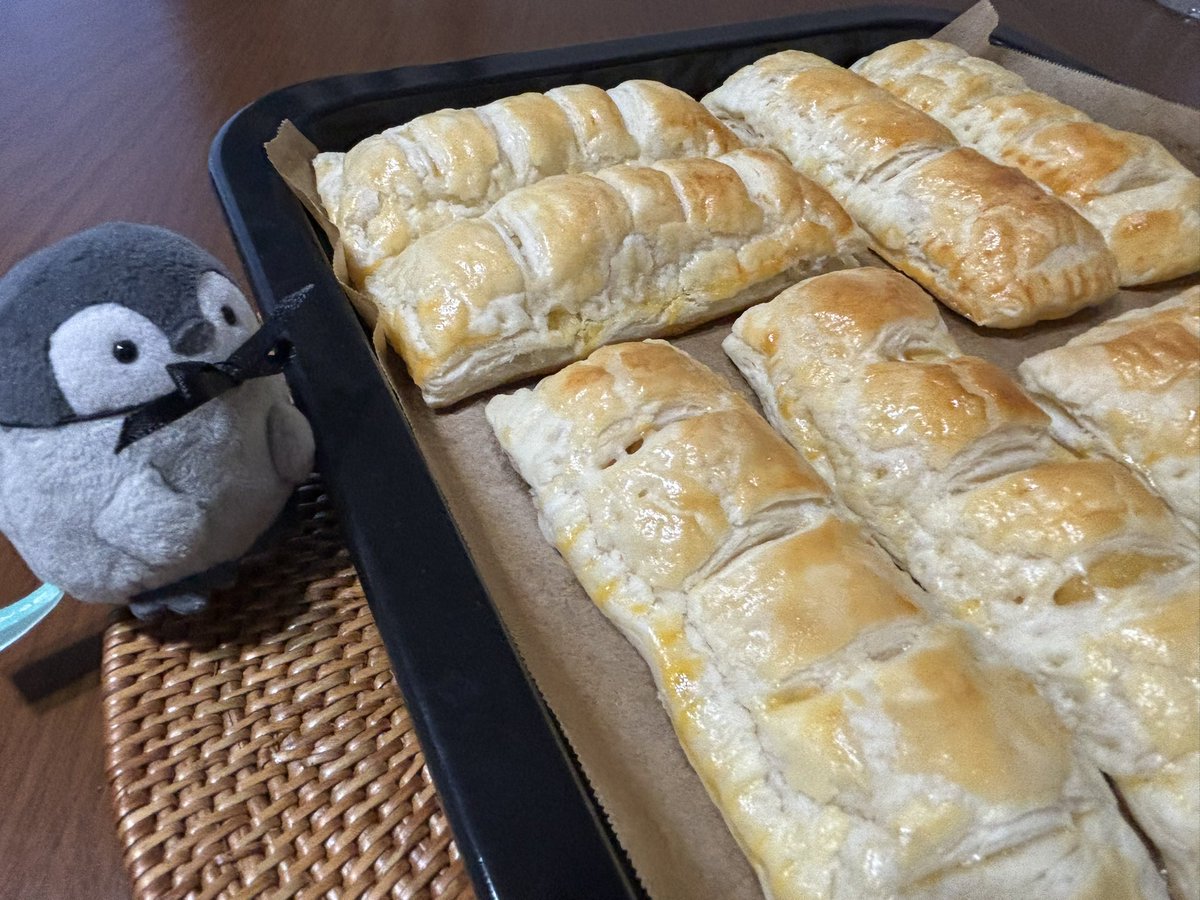りんごさんとおいもさんのパイを焼いたんだよ〜！