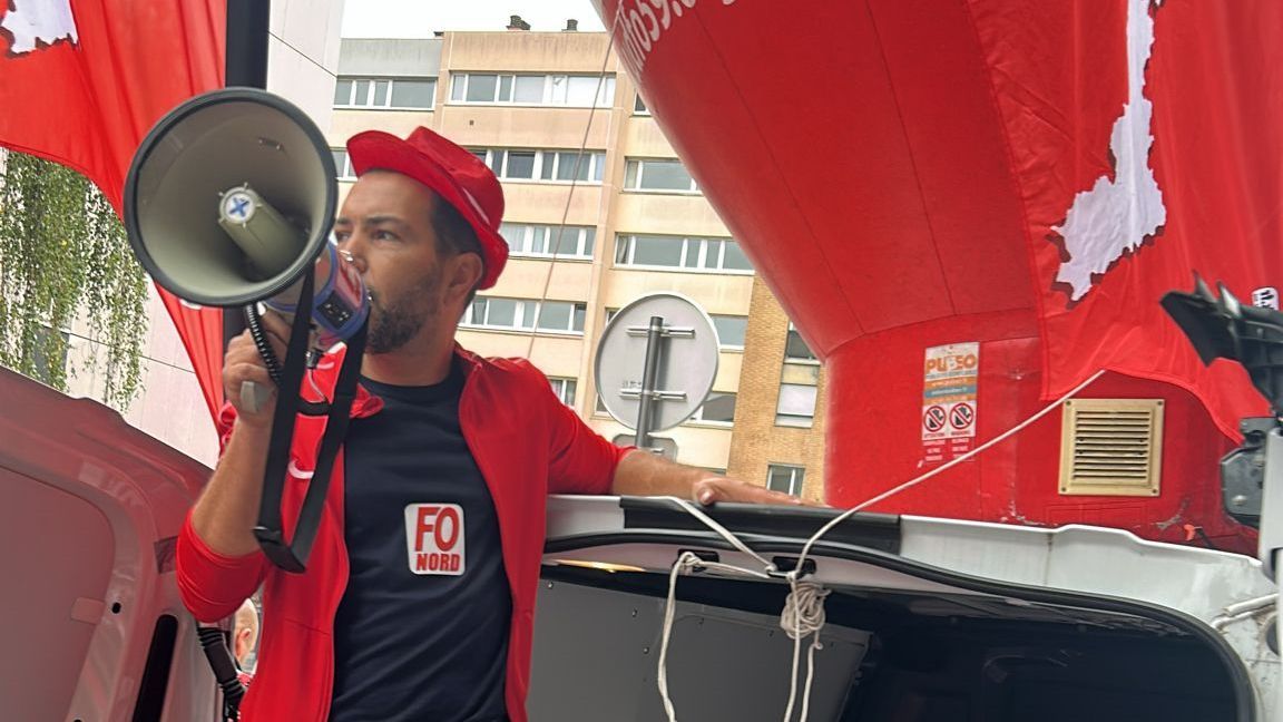 force_ouvriere's tweet photo. [#Portrait] Nordine Ouali, engagé aux côtés des salariés du site logistique de #LaRedoute.

Nordine Ouali est agent logistique et délégué FO chez #ID4Fashion, l’entrepôt ultramoderne créé par #LaRedoute et exploité depuis le 1er juin par #IDLogistics >> https://t.co/5FPh5rKZHV https://t.co/U4LYMmxUUg