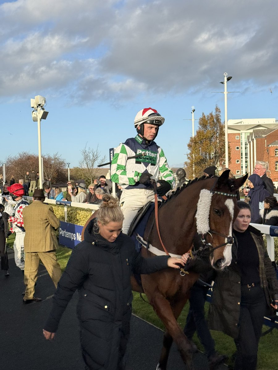 StephenFisher_'s tweet image. Brilliant day at Aintree for the Grand Sefton 🐎 

Massive thank you to @bwhorseracing