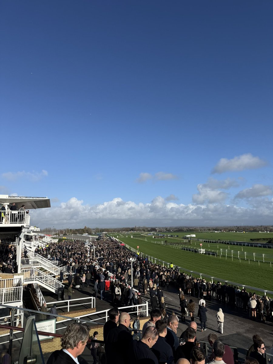 StephenFisher_'s tweet image. Brilliant day at Aintree for the Grand Sefton 🐎 

Massive thank you to @bwhorseracing
