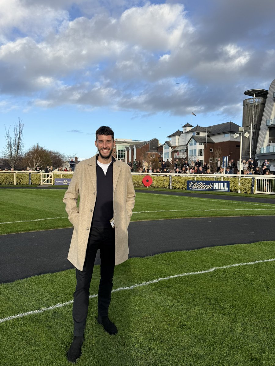 StephenFisher_'s tweet image. Brilliant day at Aintree for the Grand Sefton 🐎 

Massive thank you to @bwhorseracing