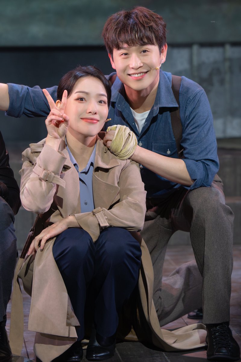 100piczip's tweet photo. 251109 낮 뮤지컬 조선의 복서 무대인사
#송유택 #이한별

이화 영희 남매 영원하라 ㅠ ㅠ 🥊🩷 https://t.co/DnhQMxQ7Np