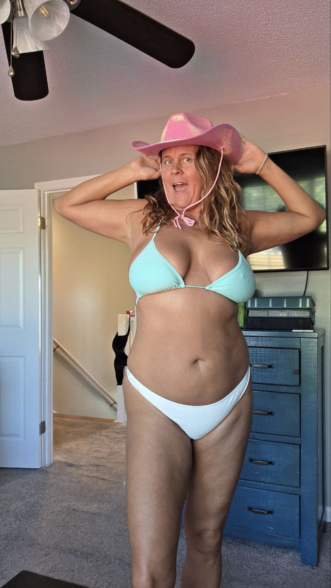 yoursweetashley's tweet photo. Beach days hit different when you mix a little cowgirl with the ocean breeze 🤠🌊✨ #SaltInMyHair #CowgirlVibes #BikiniVibes #BeachCowgirl #FloridaBeaches #SunKissed #BeachLife #OOTD #TravelVibes #CoastalCharm #BikiniSeason #CowgirlEnergy #BeachStyle #VacationMode #SummerMood https://t.co/OiSro0NiMV