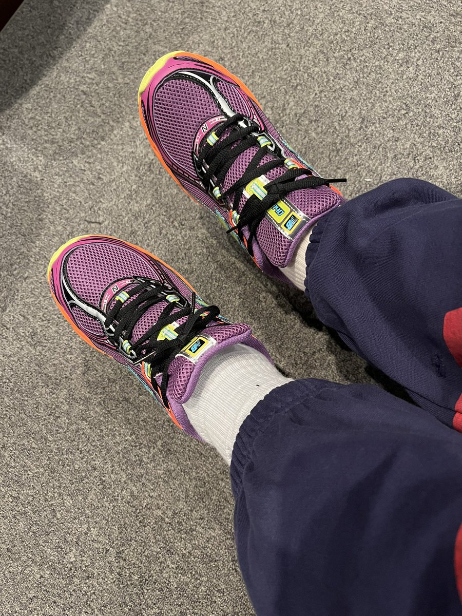 yukippe_191's tweet photo. 新潟2日間めっちゃ楽しかったー！！
東京帰るぞー🚅

#Vaundy_littlepunk 
#新潟県民会館 https://t.co/g8viTMU8Qw