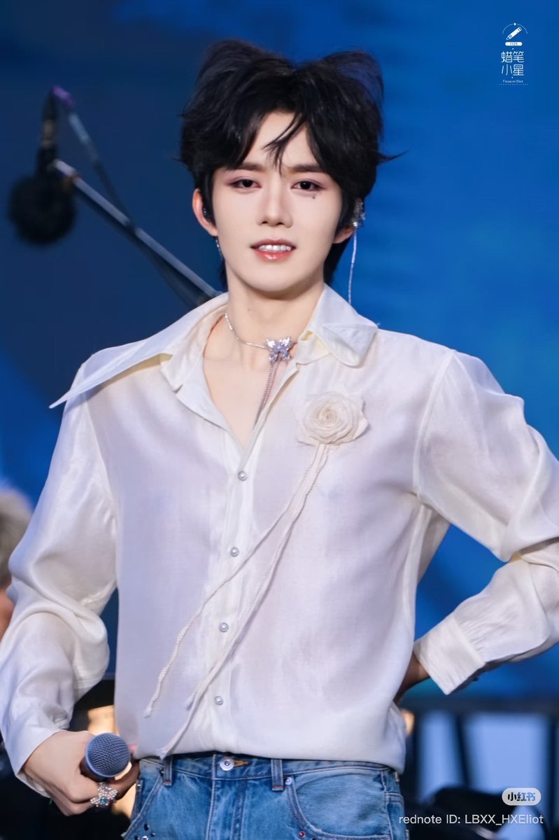 al__exandria's tweet image. Pretty Top                                  Cute Bottom